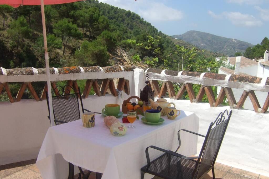Casa Rosa, con encanto y piscinas privadas Frigiliana Exterior foto